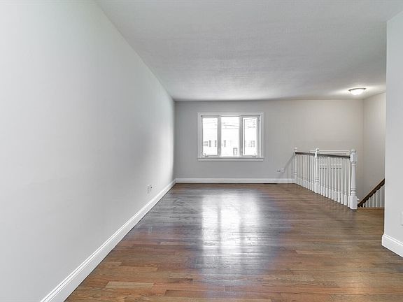 4th image of 250 Wilson St