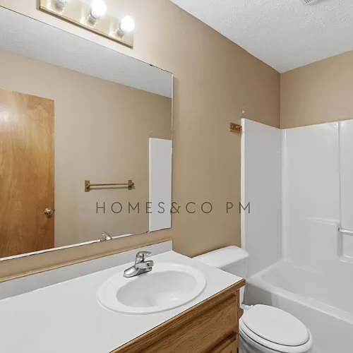 1239 W Bluegrass Rd — Photo 13
