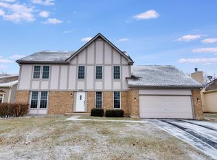 1104 W Crystal St, Mundelein, IL 60060