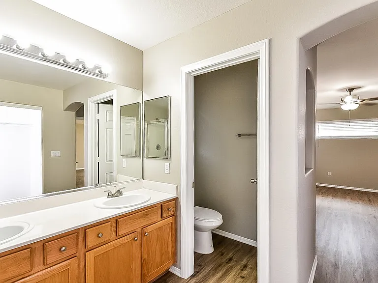 9896 Erins Grove Ct — Photo 12