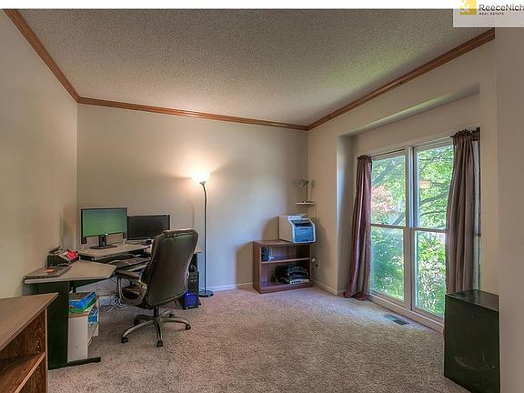 5th image of 15504 Beverly St