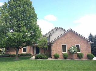 5946 Donaldson Dr, Troy, MI 48085