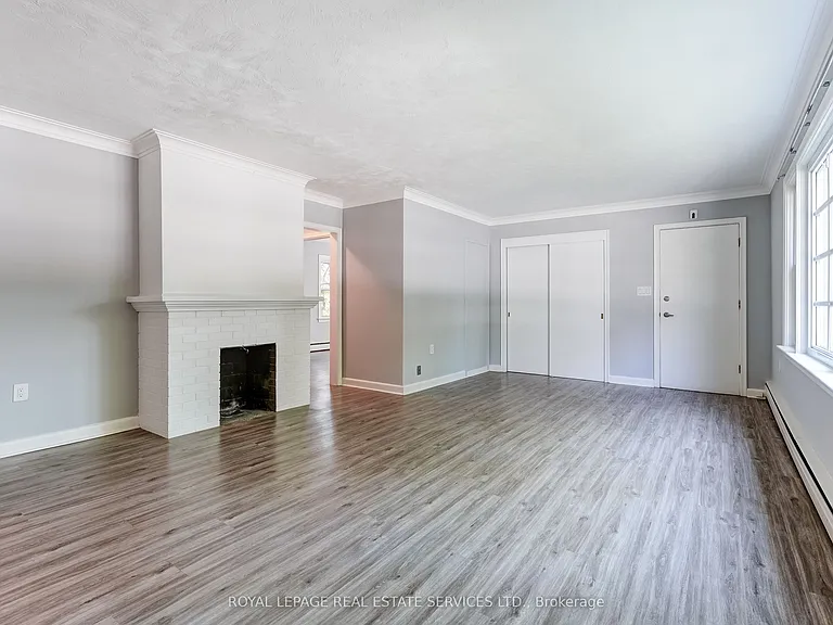 302 Maple Ave #MAIN FLOOR — Photo 9