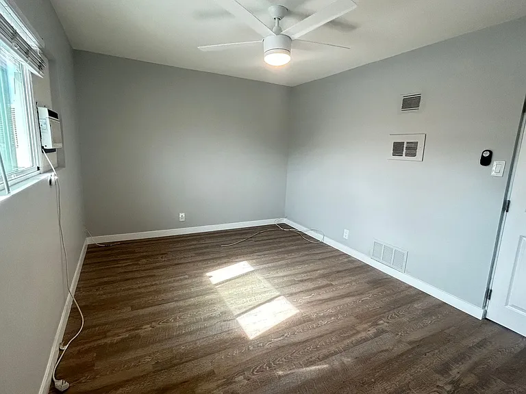 218 Chicago in Beautiful Huntington Beach! — Photo 6