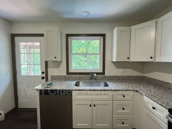 3rd image of 640 4th St S Unit 2
