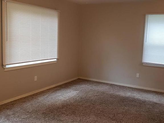 4th image of 5018 Vista St