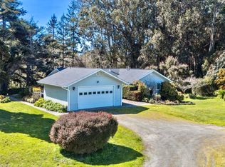 18070 Ocean Dr, Fort Bragg, CA 95437
