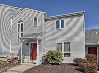 1816 Creek View Dr, New Cumberland, PA 17070