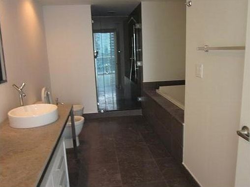 5th image of 475 Brickell Ave APT 3615