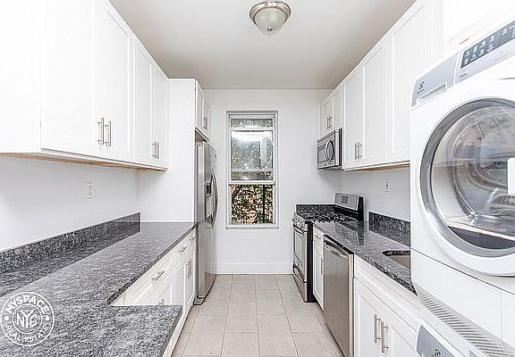 3rd image of 475 Hancock St #3A