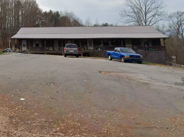 2-846 Pinecrest Rd, Jacksboro, TN 37757