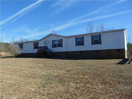 1st image of 675 Fieldstone Dr