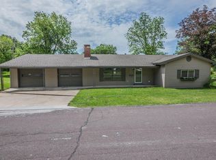 812 W Burkhart St, Moberly, MO 65270