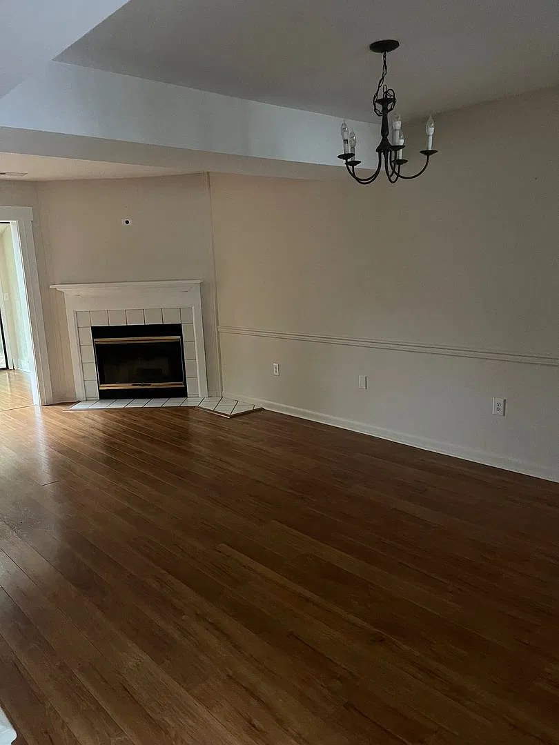2bed 1.5 Bath Townhouse — Photo 3