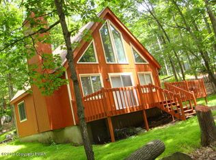 2109 Glasgow Dr, Bushkill, PA 18324