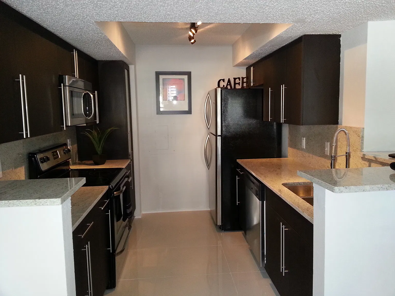 2 bed, 1250 sqft, $2,300 — Photo 2