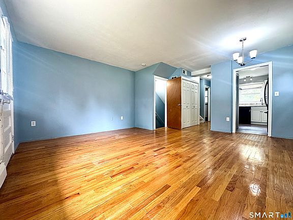3rd image of 227 Wintonbury Avenue #1