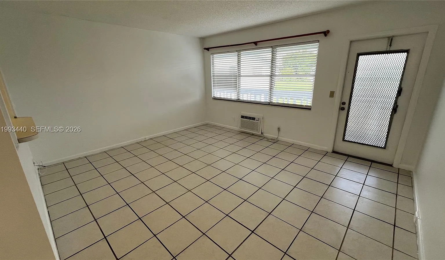 Newport T Condo — Photo 4