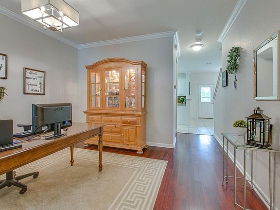 4th image of 2301 Itasca Dr