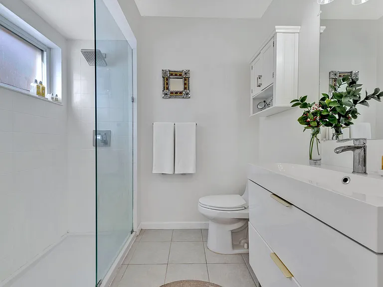 1346 Nicholson St NW #102 — Photo 10