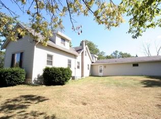 6431 Pleasant Hill Dr, West Bend, WI 53095