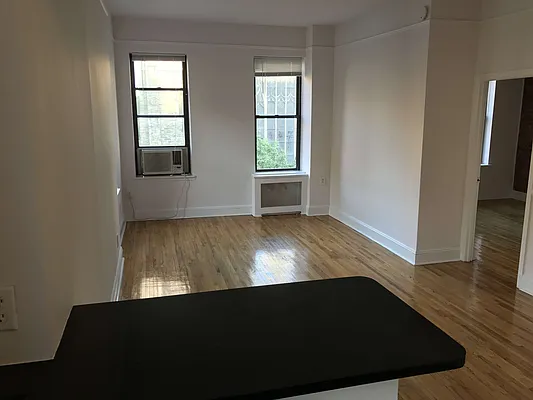 Rented by Metropolis Real Estate of Manhattan | media 6