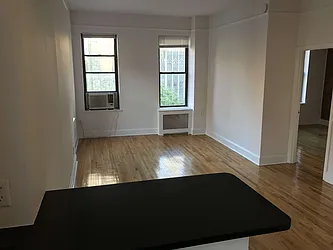 Rented by Metropolis Real Estate of Manhattan
