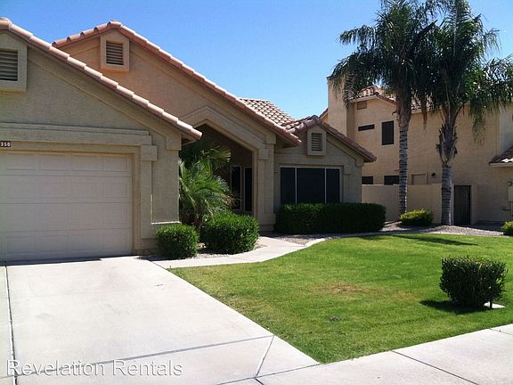 2nd image of 2350 W Myrtle Dr