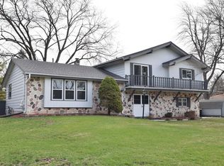 9038 N Pearlette Ln, Brown Deer, WI 53223