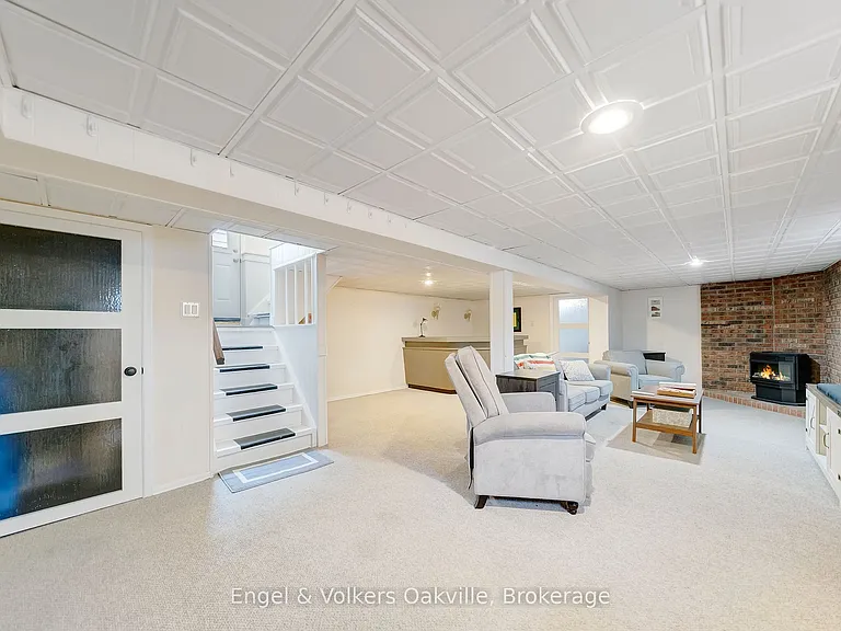 1354 Ontario St — Photo 15
