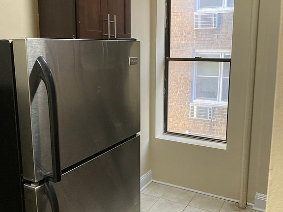 4th image of 19 E 108th St APT 3RW