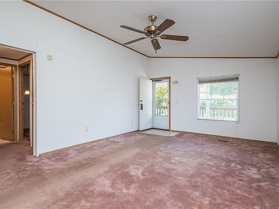 3rd image of 807 Sheffield Ct