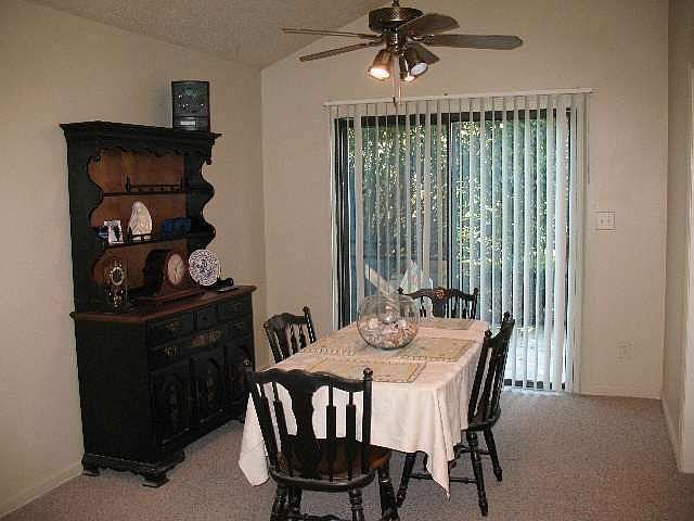 2nd image of 27 Indian Oak Ln