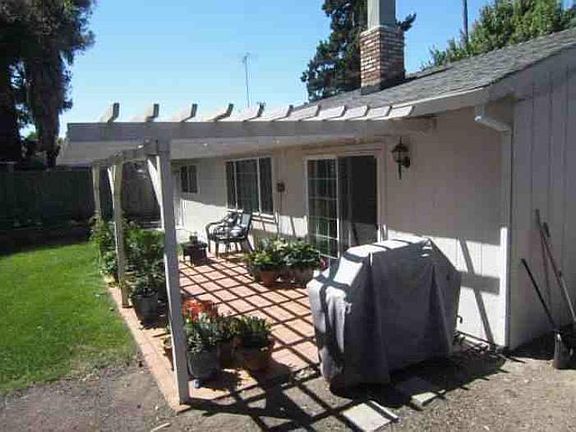 3rd image of 2058 Seville Dr