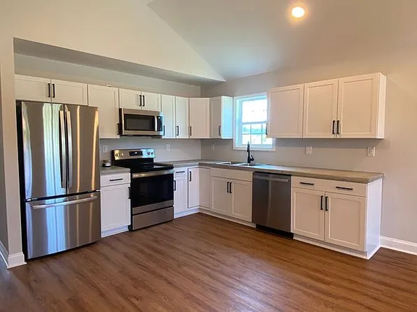 2251 S 5th St, Hartsville, SC 29550