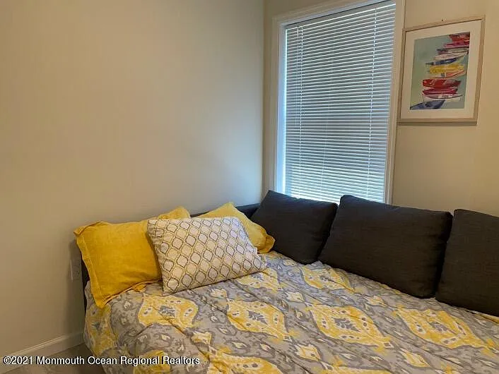 121 W Tide Way — Photo 9