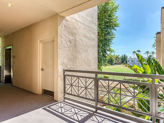 3rd image of 8 Biltmore Est Unit 224