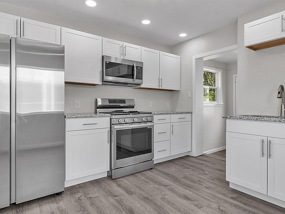 2nd image of 615 Corbett St