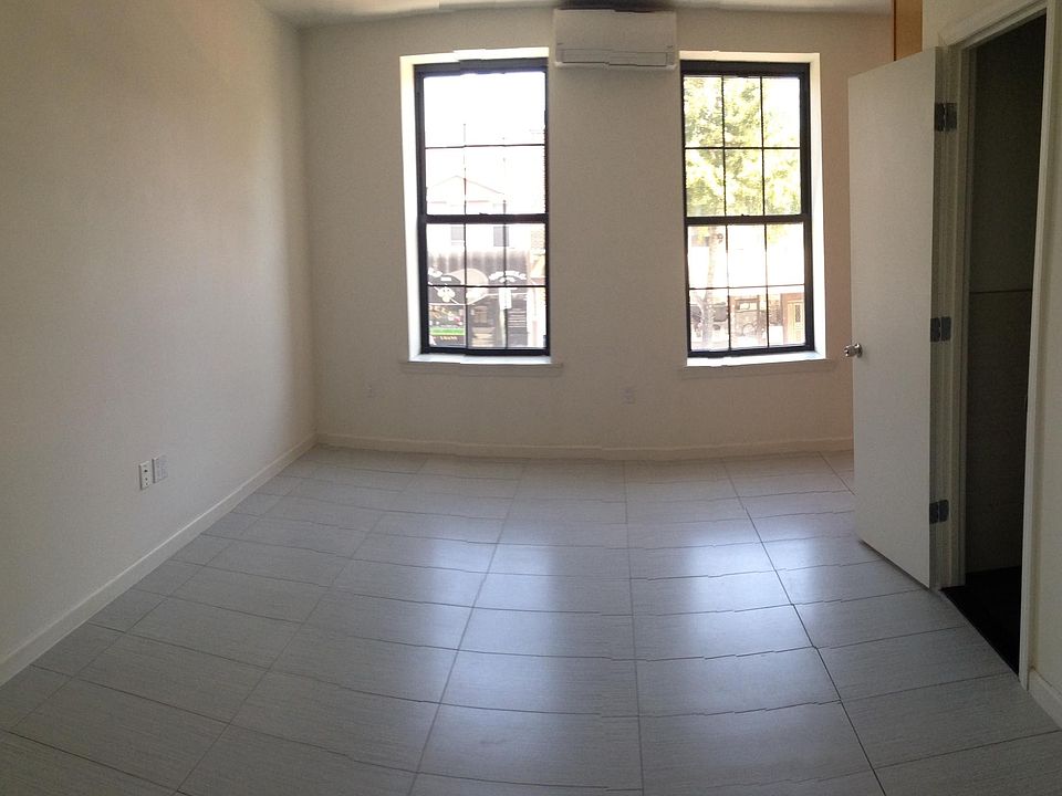 1st image of 3602 Ditmars Blvd