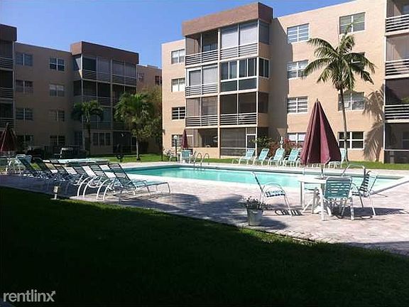 3rd image of 3048 Sunrise Lakes Dr E