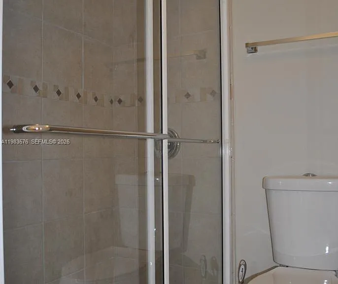 6039 Collins Ave #1006 — Photo 16