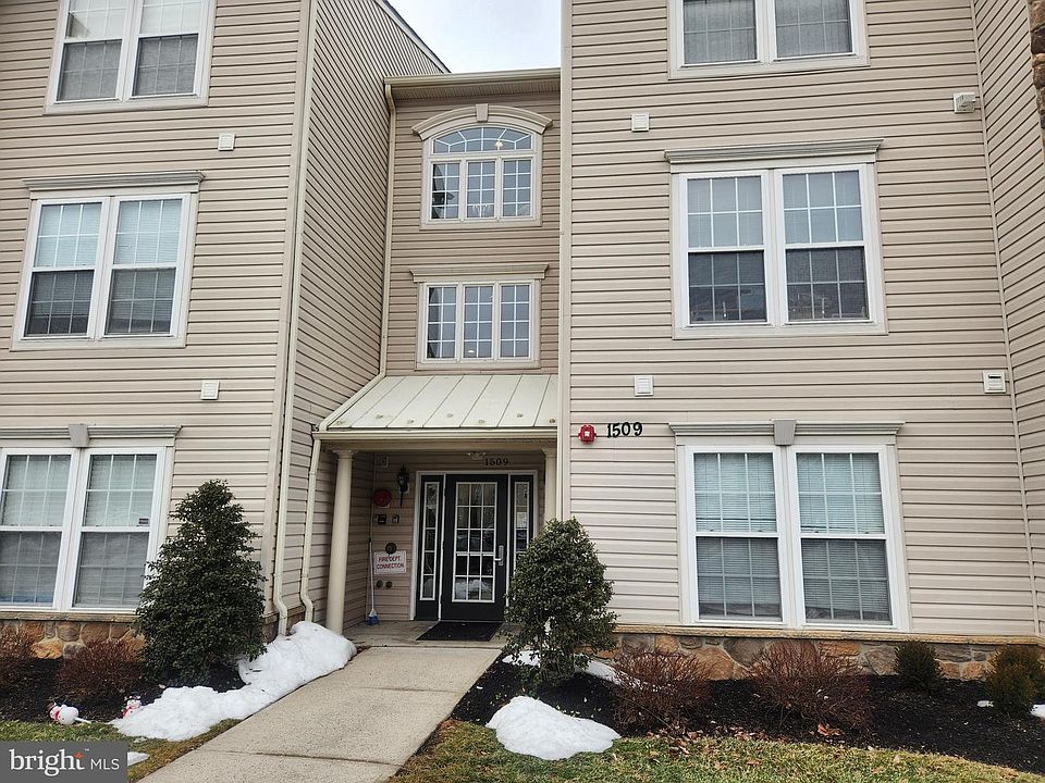 1st image of 1509 Moore St Unit 202