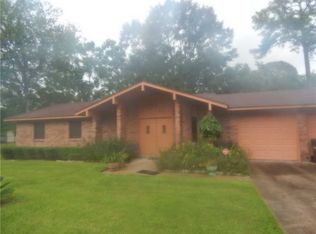 2512 Oxford Dr, Gautier, MS 39553