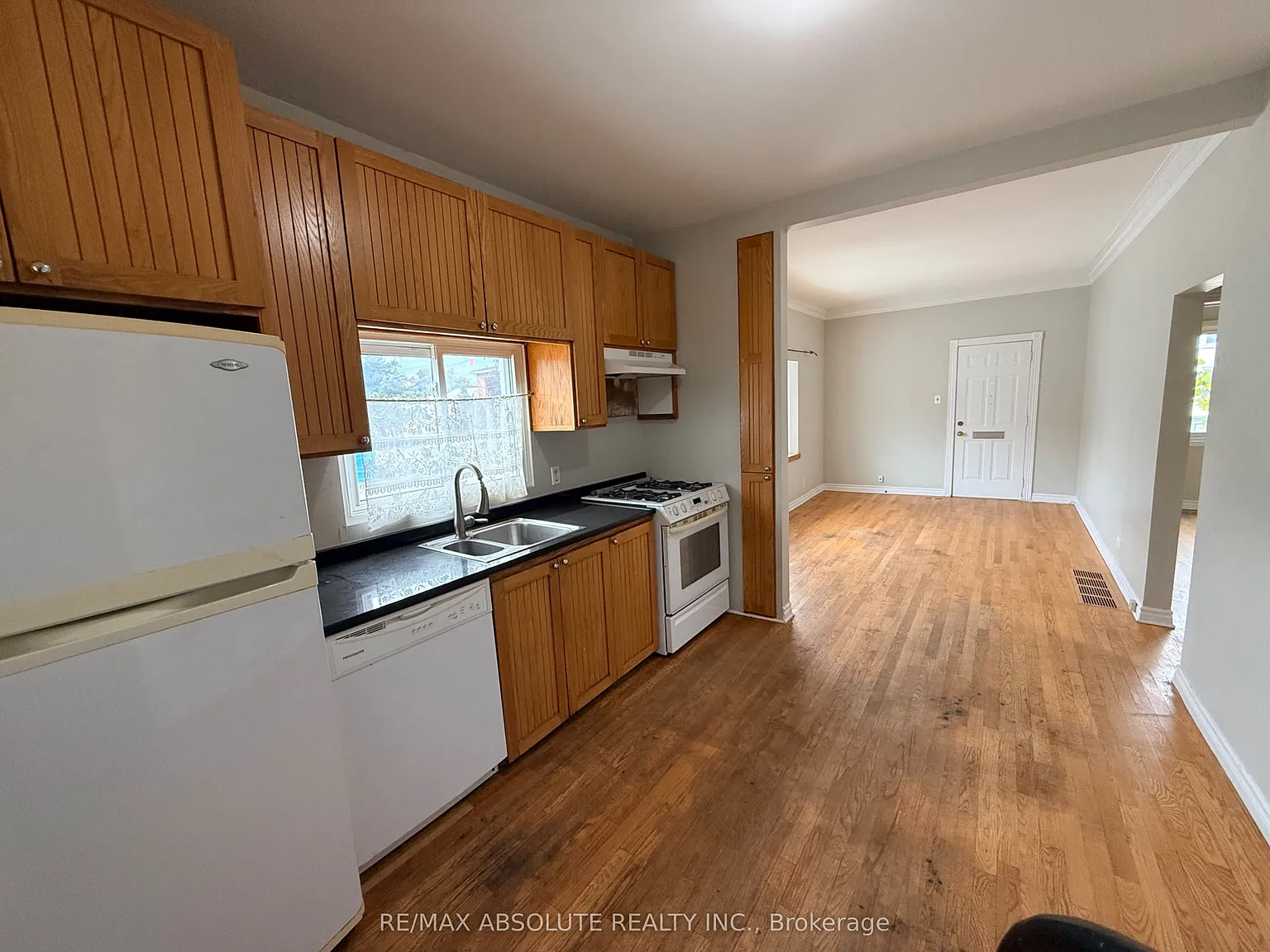 2 bed, $1,800 — Photo 4