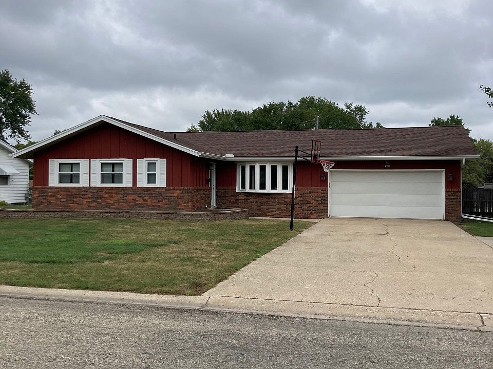 440 Circle Dr, Kewanee, IL 61443 Zillow