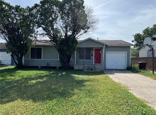119 W Fairview Dr, Kingsville, TX 78363