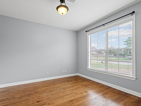 5th image of 9712 Woodland Creek Ln