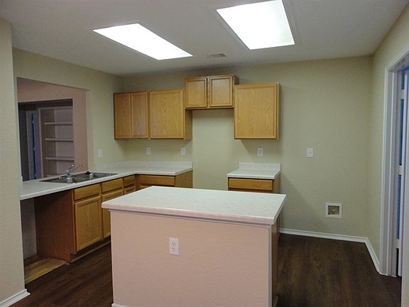 5th image of 9313 Centrovista Dr