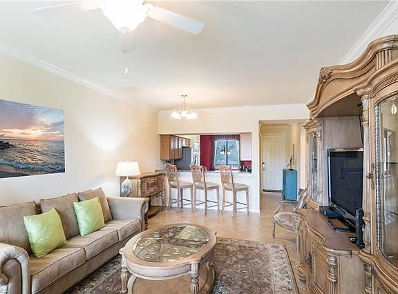 5th image of 9719 Acqua Ct Unit 225