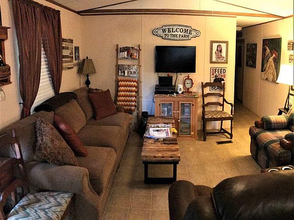 2nd image of 122 Two Bear Ln